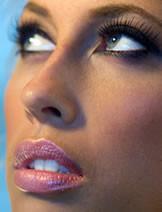 Model Allison,<br> wearing InvisiBands Scanties